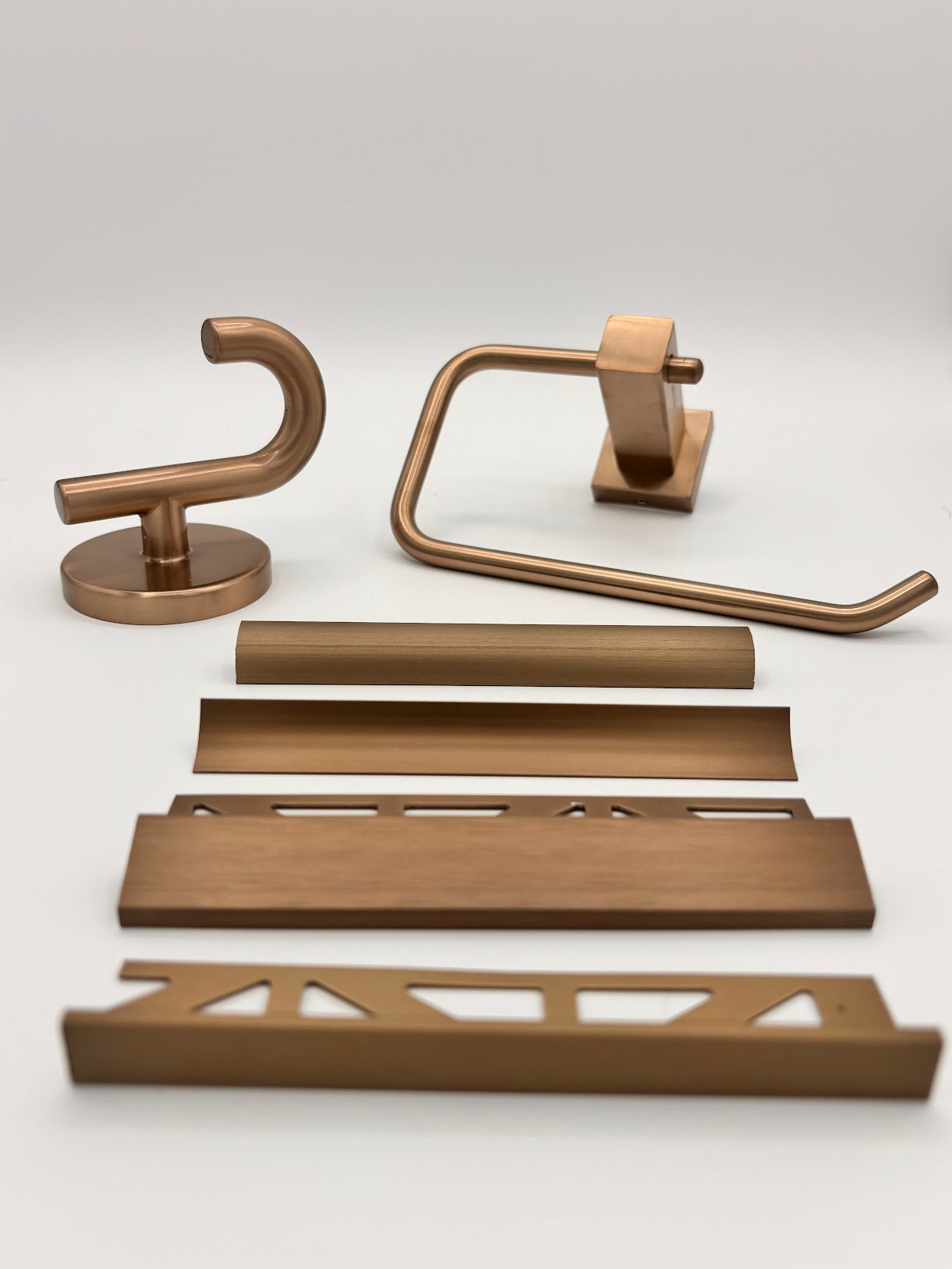 Round Edge Tile Trim Brushed Bronze Durondell 94"